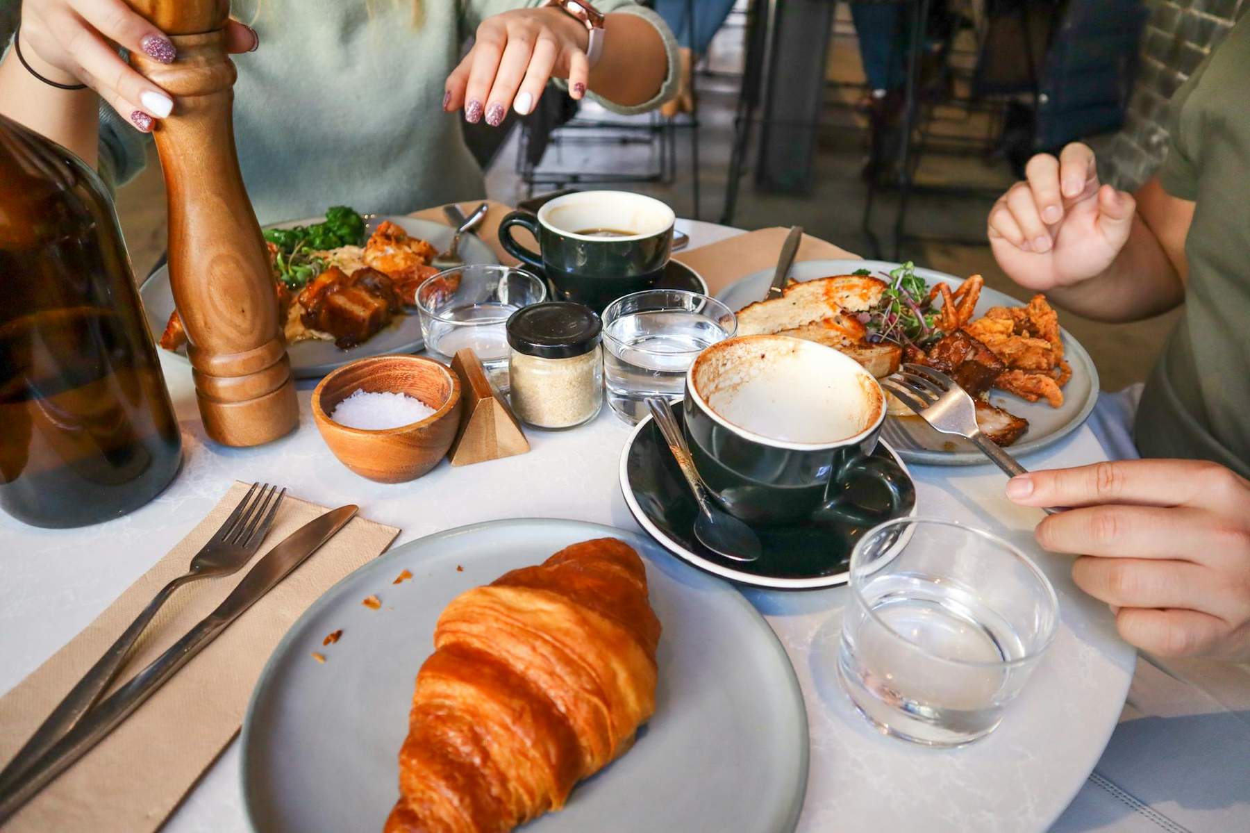 Brunch and flat white coffee at an Auckland cafe, the heart of Auckland cafe culture